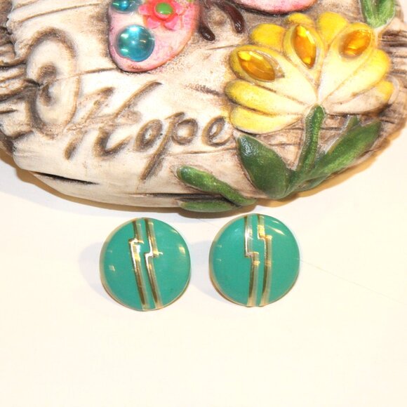 💚1970's Gold & Green Round Disco Trend Mid Century Retro Metal Button Earrings - Picture 3 of 4